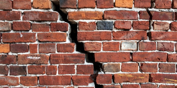 Bricks Wall cracked 800x400